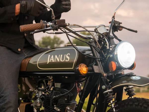 Building a Vintage Motorcycle with Modern Magic: The 3D-Printed & CNC Revival